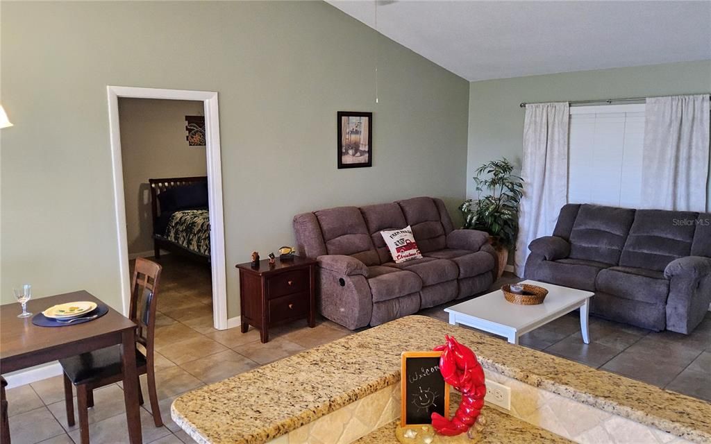 For Sale: $259,900 (2 beds, 2 baths, 1050 Square Feet)