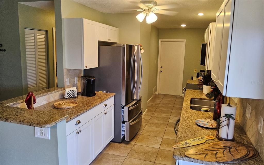 For Sale: $259,900 (2 beds, 2 baths, 1050 Square Feet)