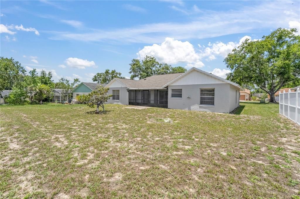 For Sale: $399,999 (3 beds, 2 baths, 1971 Square Feet)