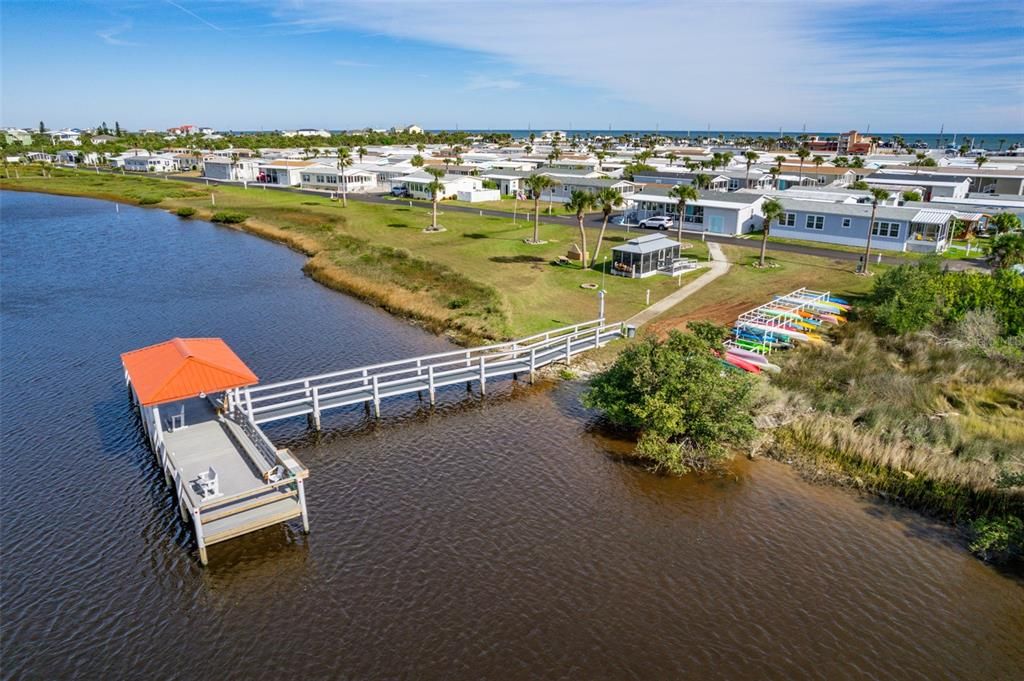 Active With Contract: $279,000 (2 beds, 2 baths, 1136 Square Feet)