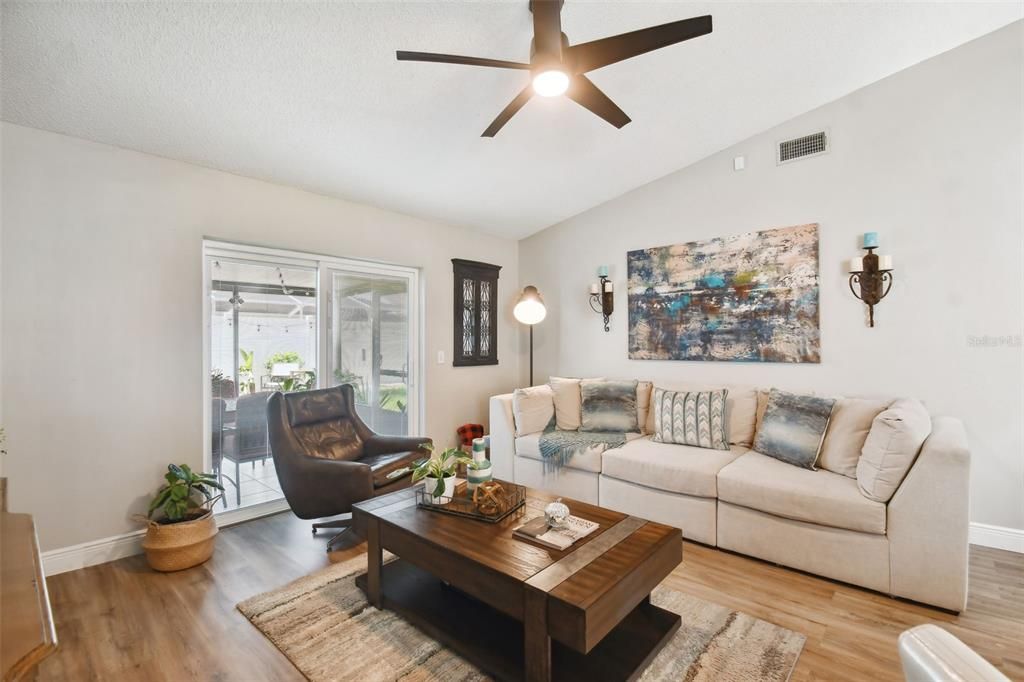 Active With Contract: $450,000 (3 beds, 2 baths, 1380 Square Feet)