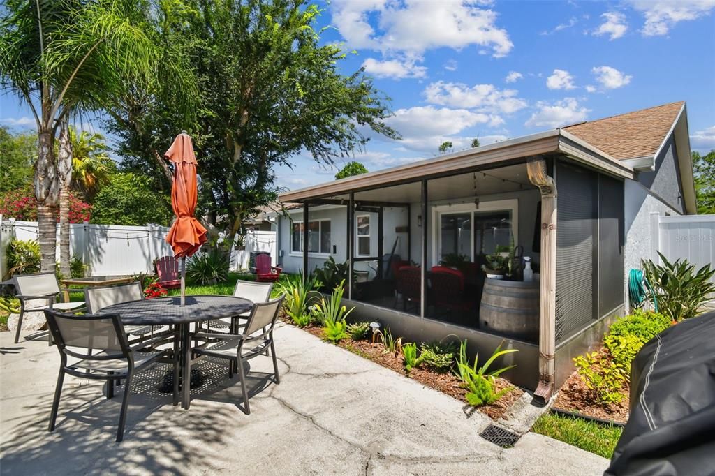 Active With Contract: $450,000 (3 beds, 2 baths, 1380 Square Feet)