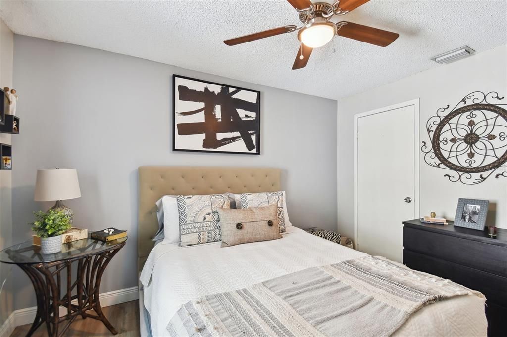 Active With Contract: $450,000 (3 beds, 2 baths, 1380 Square Feet)