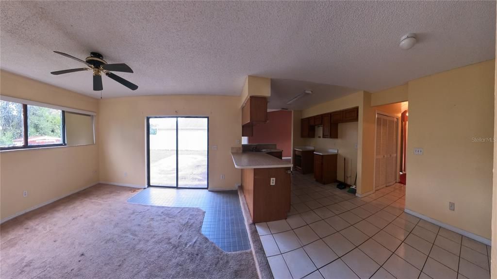 For Sale: $279,900 (3 beds, 2 baths, 1563 Square Feet)