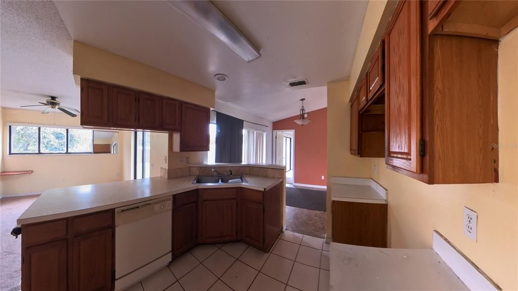 For Sale: $279,900 (3 beds, 2 baths, 1563 Square Feet)