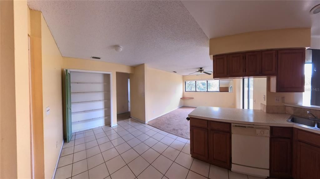 For Sale: $279,900 (3 beds, 2 baths, 1563 Square Feet)