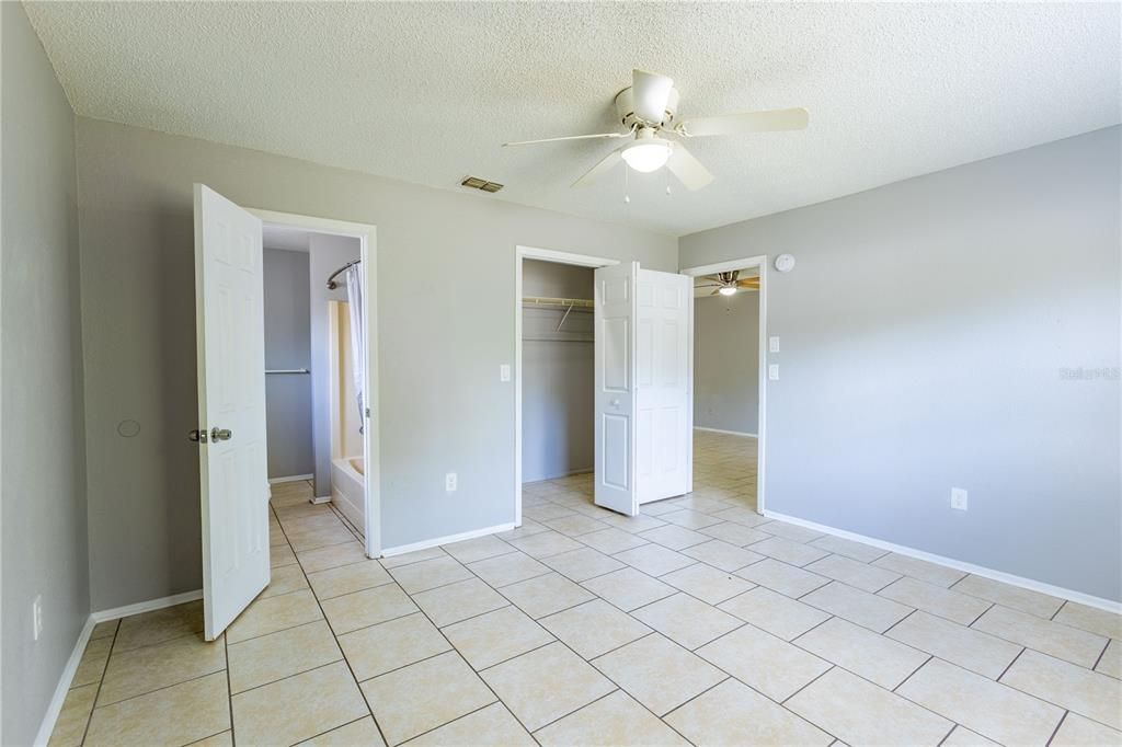 For Sale: $199,000 (2 beds, 1 baths, 866 Square Feet)
