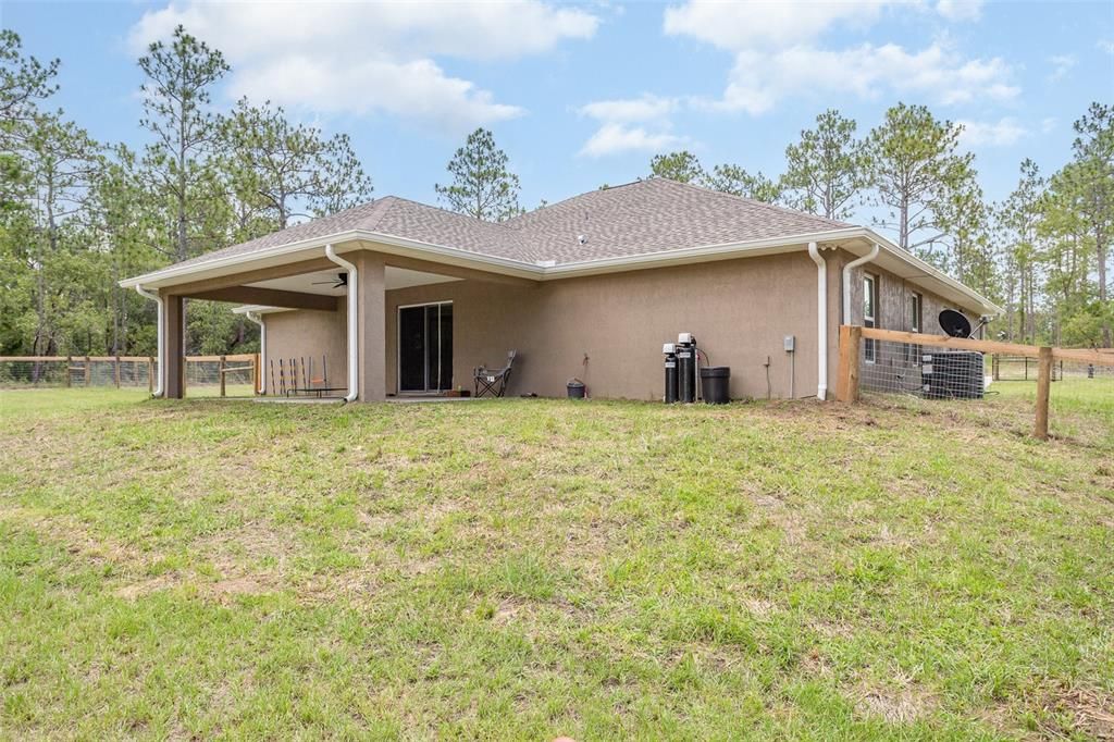 For Sale: $369,000 (3 beds, 2 baths, 1936 Square Feet)