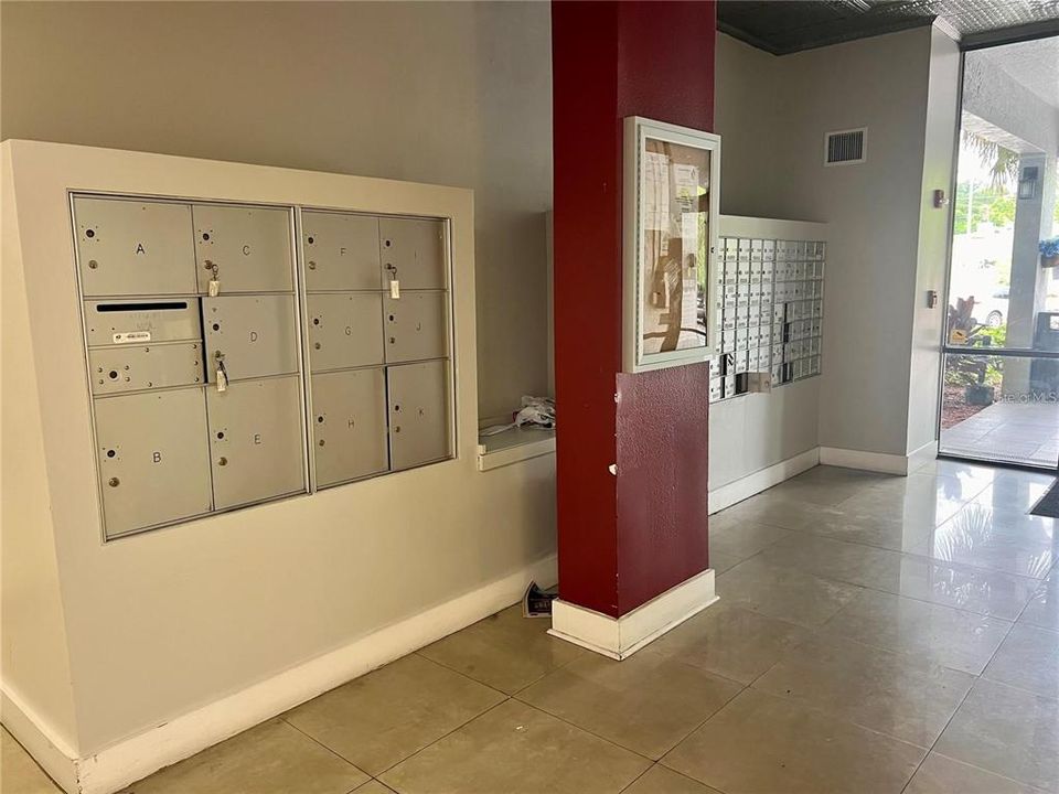 Mailboxes and Package Boxes