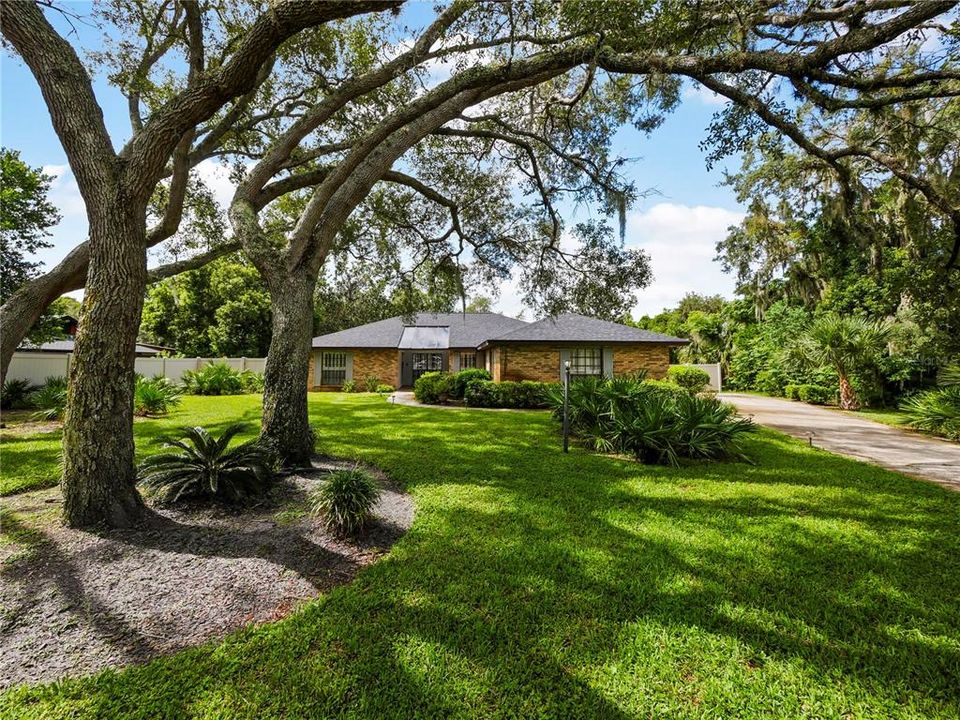 For Sale: $450,000 (3 beds, 2 baths, 2332 Square Feet)