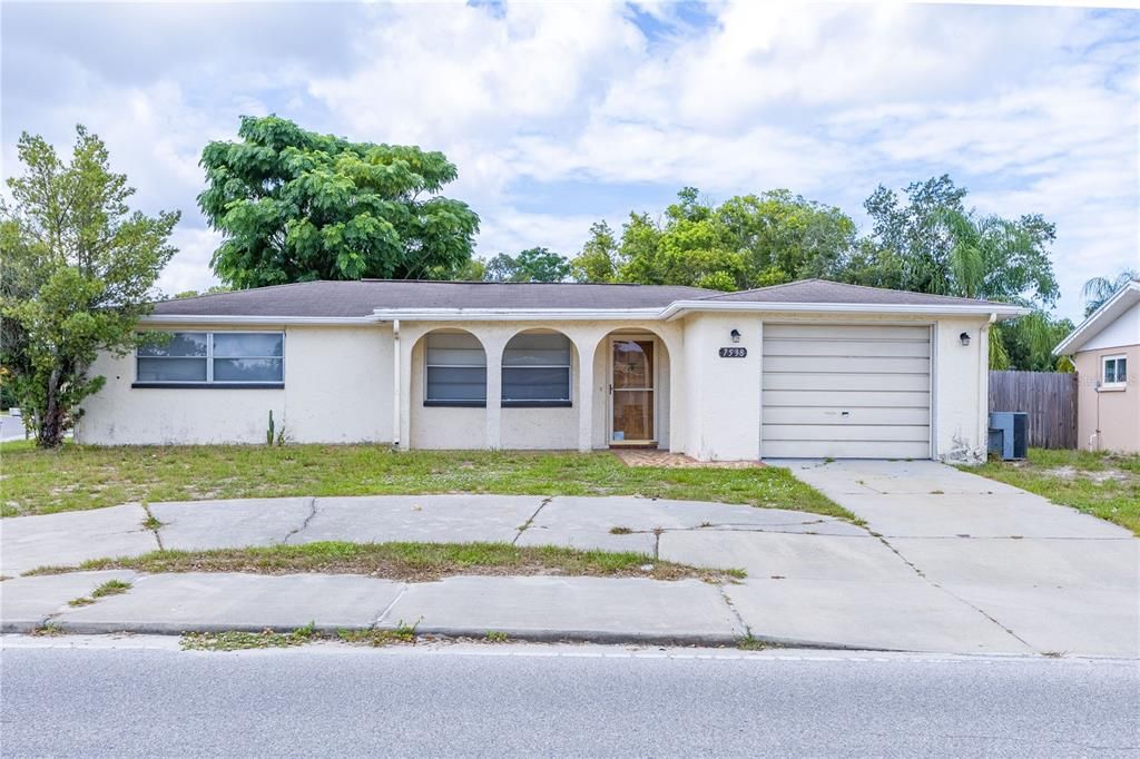 For Sale: $219,000 (3 beds, 2 baths, 1310 Square Feet)