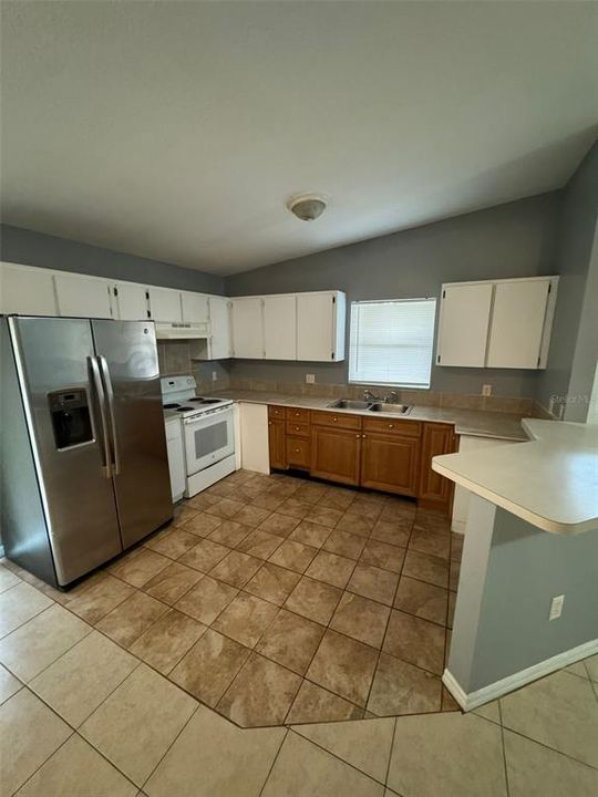 For Rent: $1,850 (3 beds, 2 baths, 1200 Square Feet)