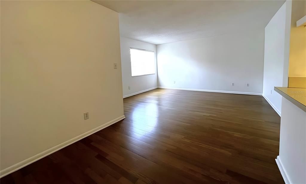 For Rent: $2,000 (2 beds, 1 baths, 857 Square Feet)