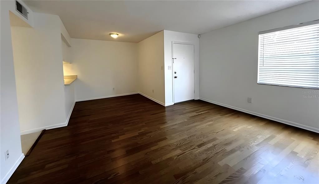 For Rent: $2,000 (2 beds, 1 baths, 857 Square Feet)