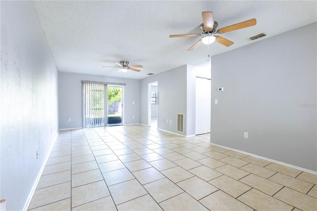 For Sale: $209,000 (2 beds, 2 baths, 1066 Square Feet)