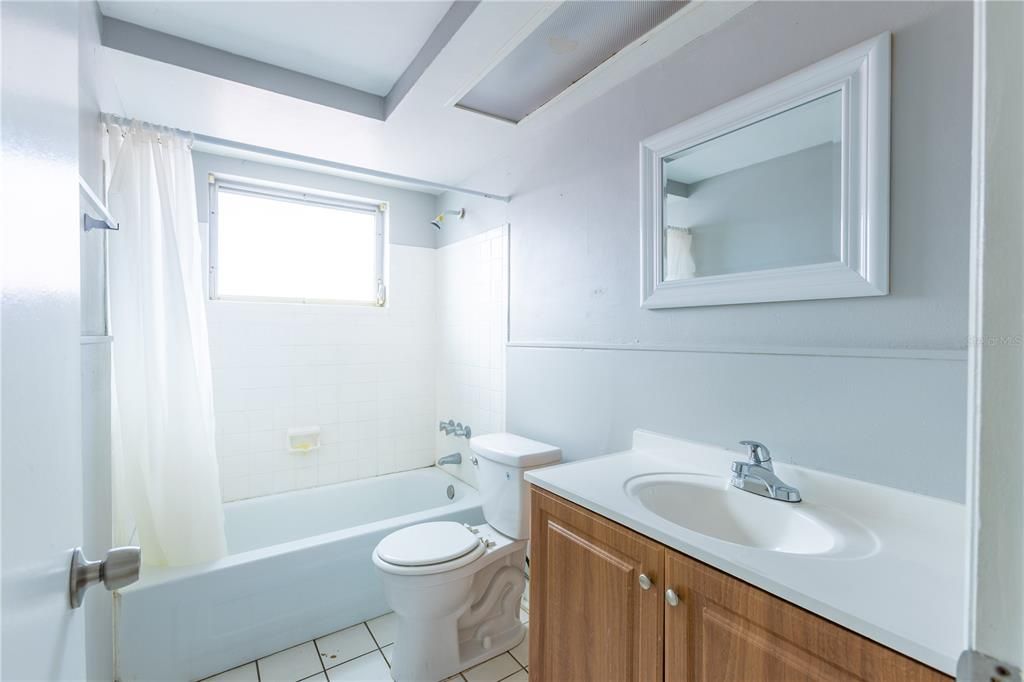 For Sale: $209,000 (2 beds, 2 baths, 1066 Square Feet)