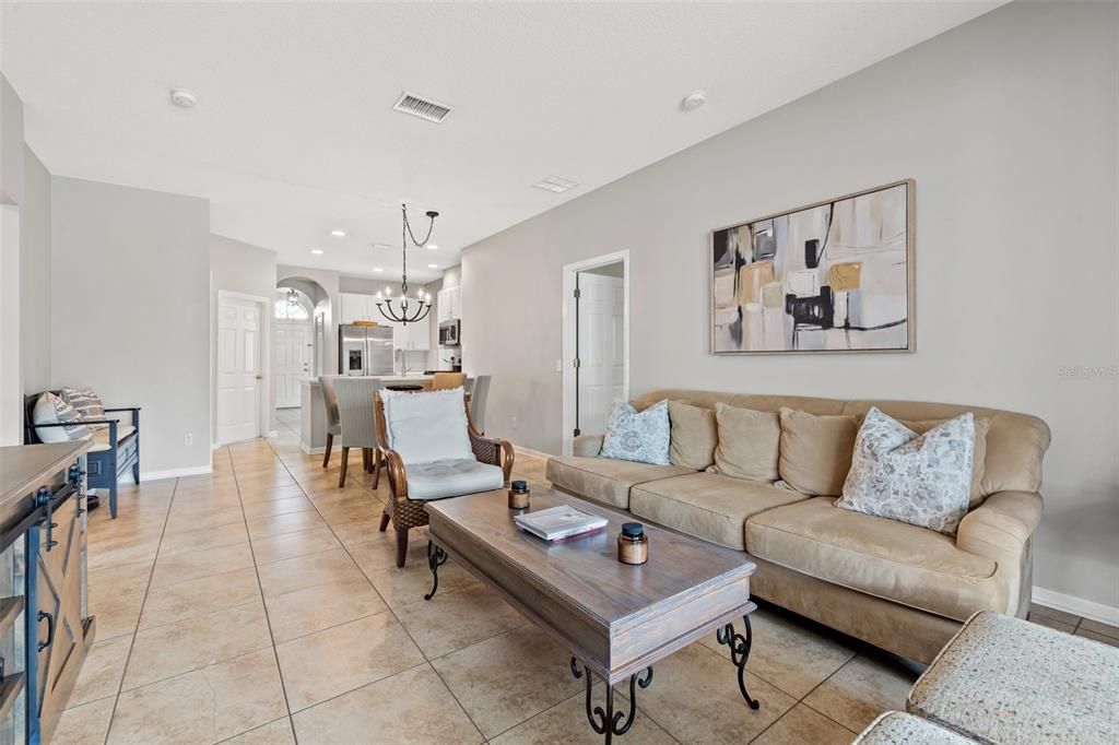 Active With Contract: $400,000 (3 beds, 2 baths, 1568 Square Feet)
