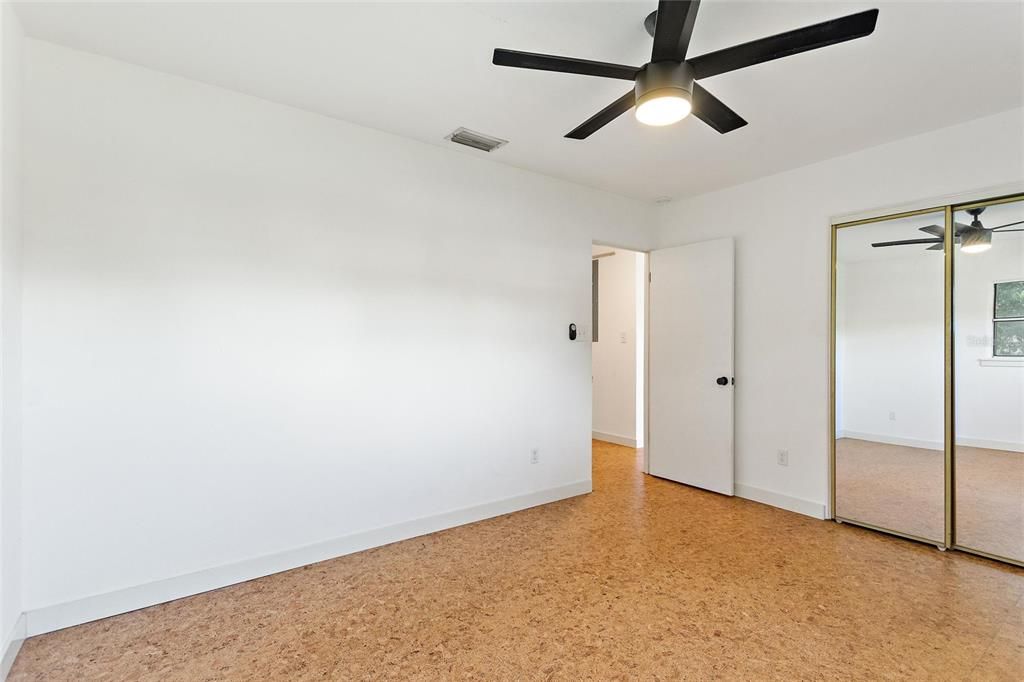 For Sale: $375,000 (2 beds, 2 baths, 1016 Square Feet)