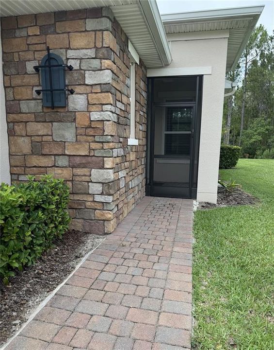 Front entry way screened