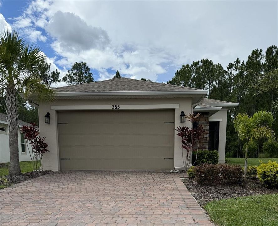 front of house w/ garage