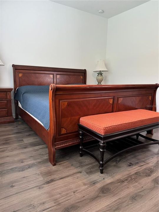 primary bedroom fits king size bed