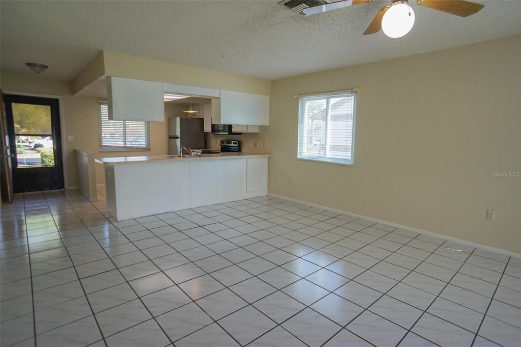 For Sale: $259,900 (2 beds, 2 baths, 1030 Square Feet)