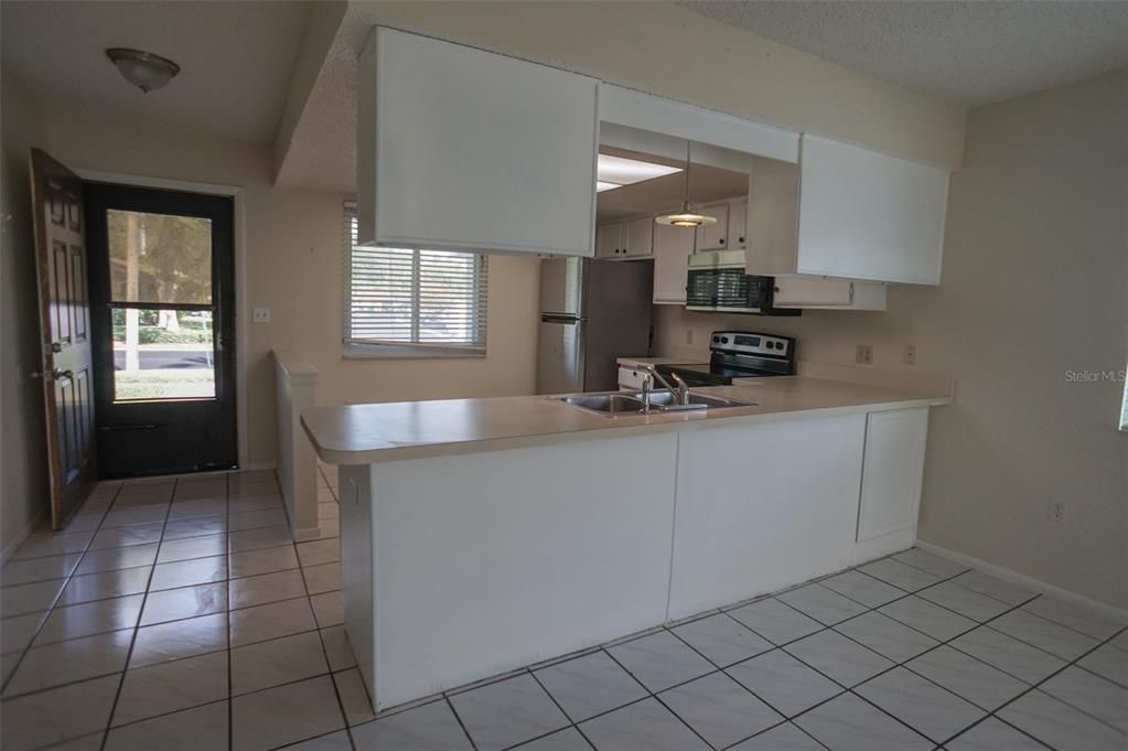 For Sale: $259,900 (2 beds, 2 baths, 1030 Square Feet)