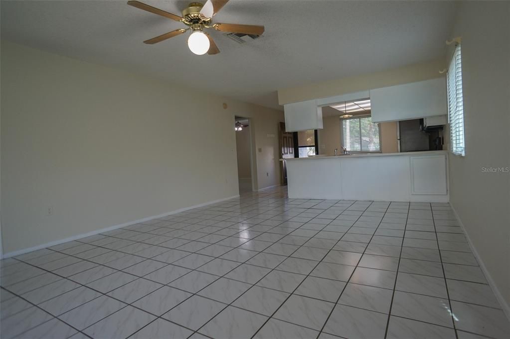 For Sale: $259,900 (2 beds, 2 baths, 1030 Square Feet)