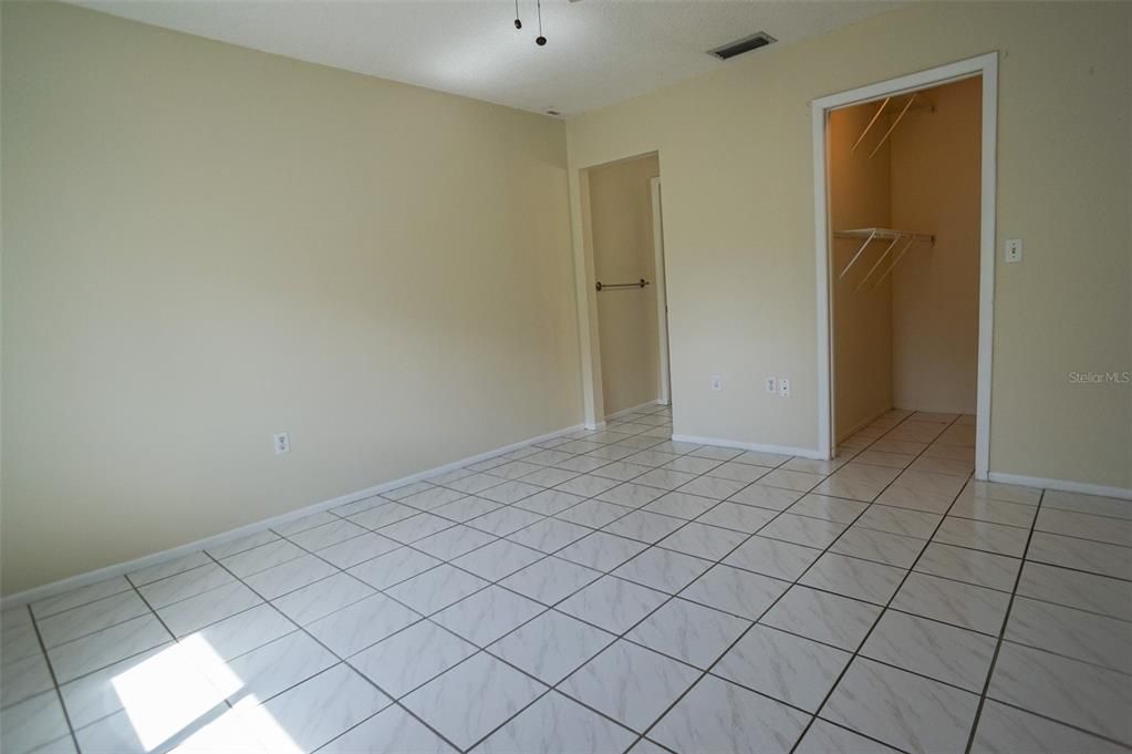 For Sale: $259,900 (2 beds, 2 baths, 1030 Square Feet)