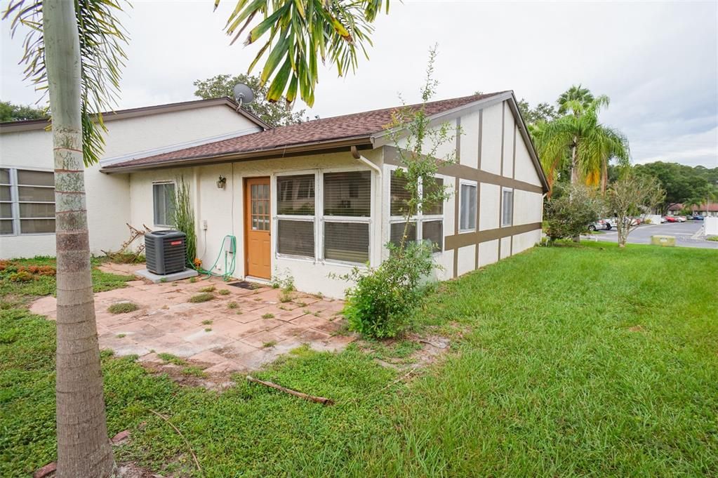 For Sale: $259,900 (2 beds, 2 baths, 1030 Square Feet)