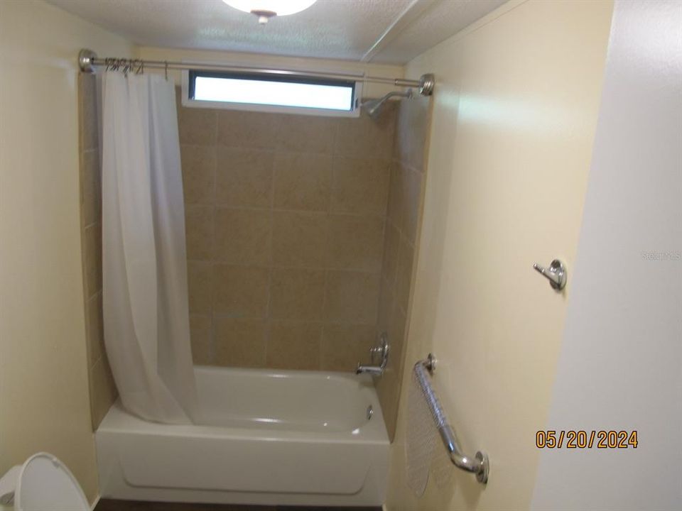 For Sale: $190,000 (2 beds, 2 baths, 924 Square Feet)