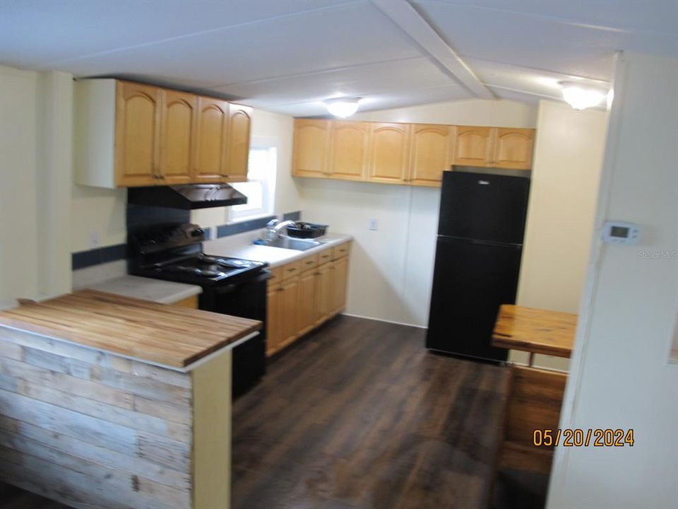 For Sale: $190,000 (2 beds, 2 baths, 924 Square Feet)