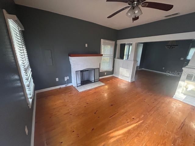 For Rent: $1,945 (3 beds, 1 baths, 1100 Square Feet)