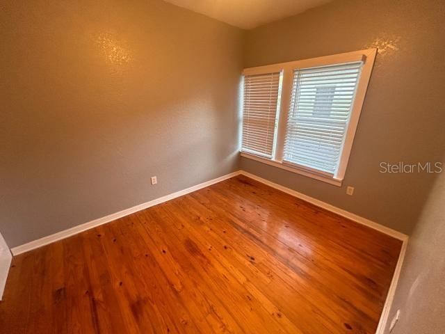 For Rent: $1,945 (3 beds, 1 baths, 1100 Square Feet)