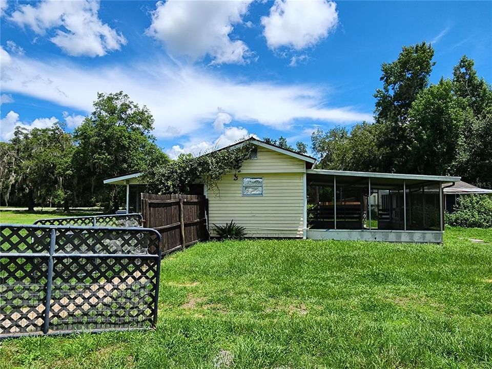 SOUTH SIDE OF MOBILE HOME