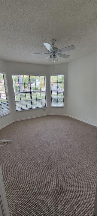 For Rent: $3,175 (4 beds, 2 baths, 1908 Square Feet)