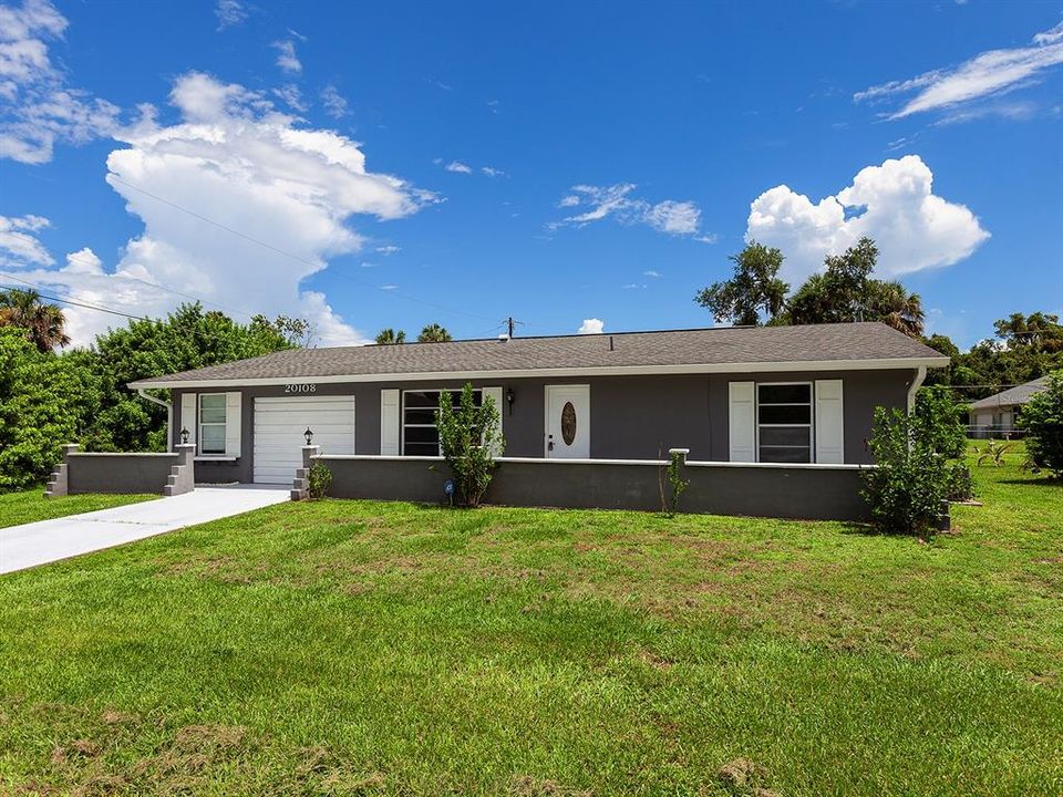 For Sale: $299,900 (3 beds, 2 baths, 1554 Square Feet)