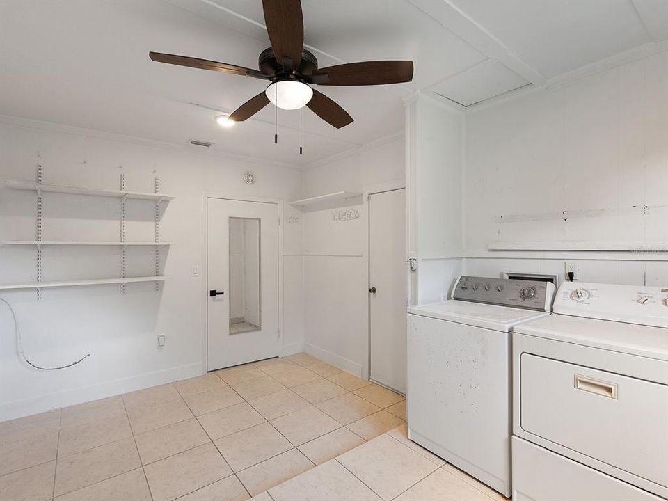 For Sale: $299,900 (3 beds, 2 baths, 1554 Square Feet)