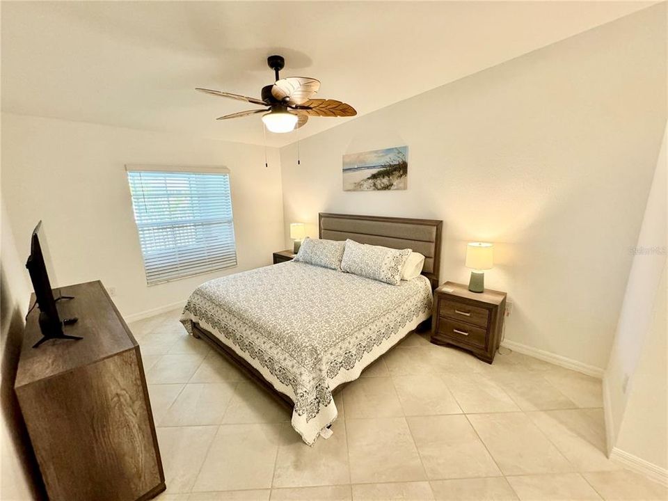 For Rent: $2,500 (2 beds, 2 baths, 1366 Square Feet)