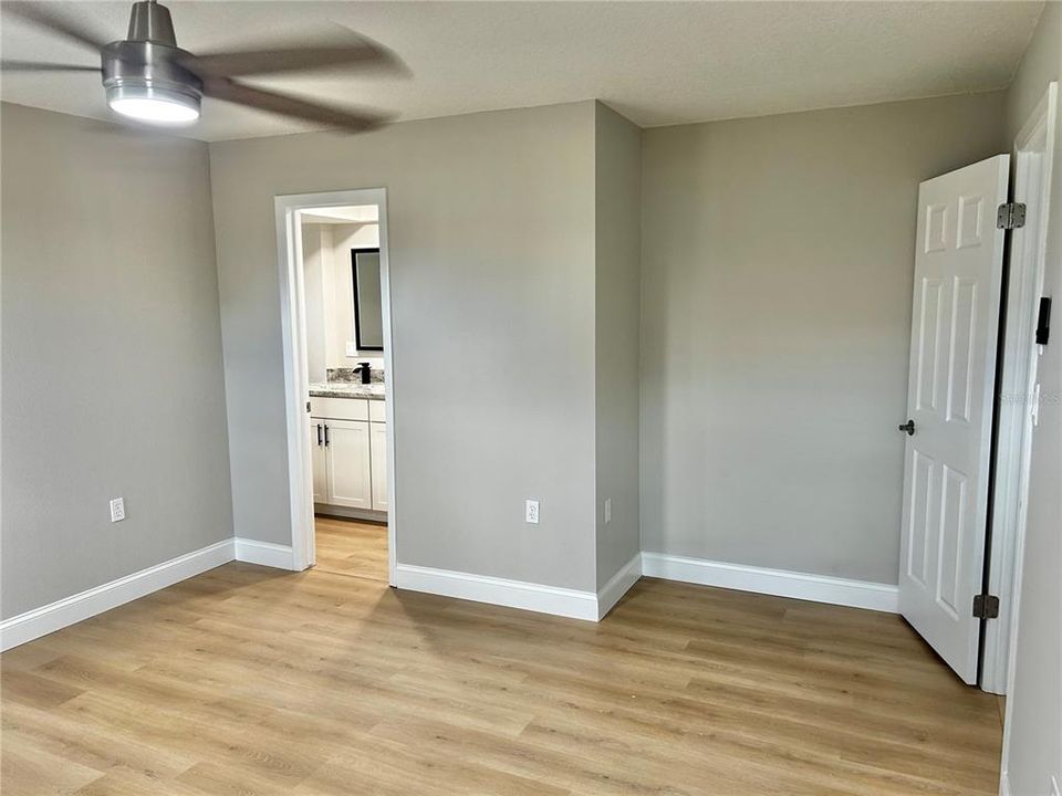 For Sale: $314,900 (3 beds, 2 baths, 1557 Square Feet)