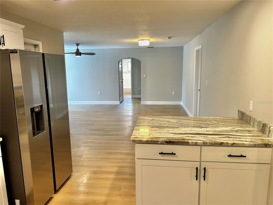 For Sale: $314,900 (3 beds, 2 baths, 1557 Square Feet)