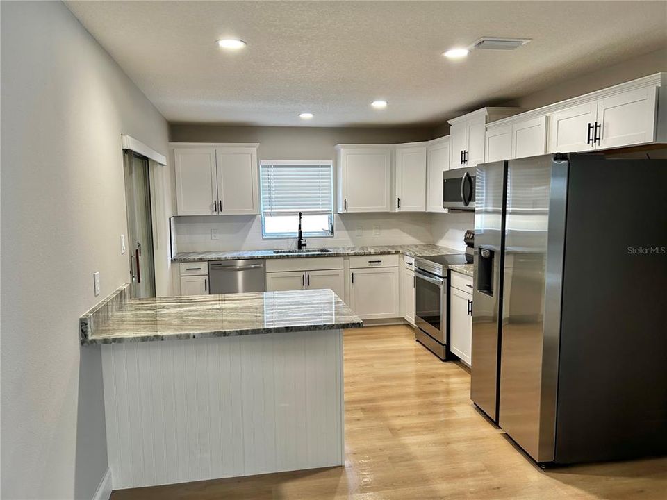 For Sale: $314,900 (3 beds, 2 baths, 1557 Square Feet)