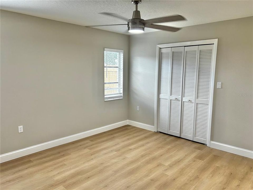 Active With Contract: $314,900 (3 beds, 2 baths, 1557 Square Feet)