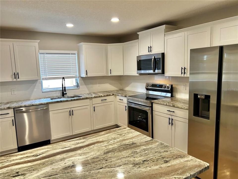 For Sale: $314,900 (3 beds, 2 baths, 1557 Square Feet)