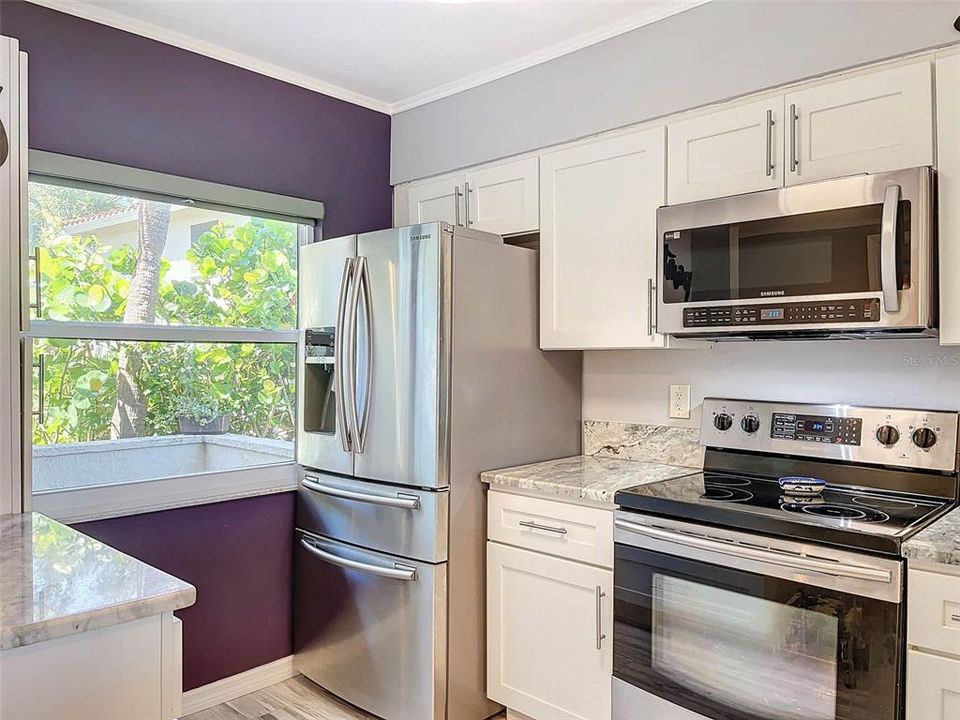 For Sale: $490,000 (2 beds, 2 baths, 1169 Square Feet)