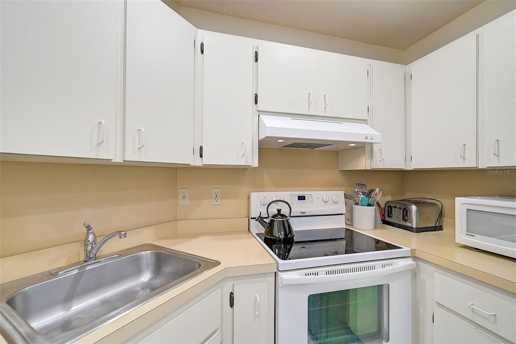 For Sale: $239,000 (2 beds, 2 baths, 1290 Square Feet)