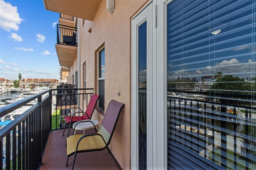 For Sale: $469,000 (2 beds, 1 baths, 771 Square Feet)