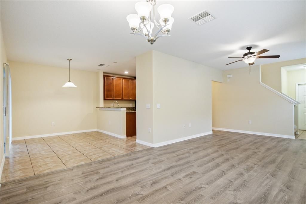 For Sale: $330,000 (3 beds, 2 baths, 1577 Square Feet)