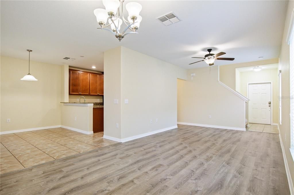 For Sale: $330,000 (3 beds, 2 baths, 1577 Square Feet)