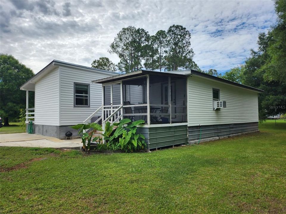 Active With Contract: $170,000 (3 beds, 2 baths, 1392 Square Feet)